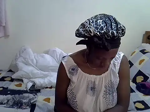 Sweet Bear online show from November 10, 2025, 1:37 am