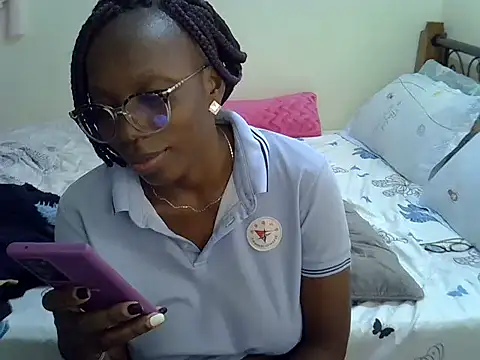 Sweet Bear online show from November 12, 2025, 5:35 pm