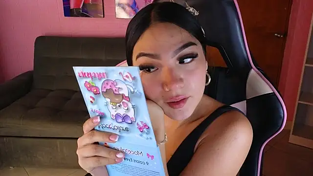 Snapshot of keity_moon chatting on May 7, 2026, 1:38 pm keity moon online show from May 7, 2026, 1:38 pm