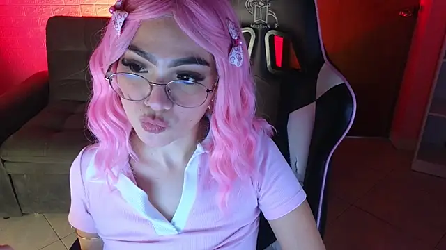 Snapshot of keity_moon chatting on May 20, 2026, 2:23 pm keity moon online show from May 20, 2026, 2:23 pm