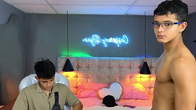 Paradise boy s online show from December 6, 2024, 12:12 am