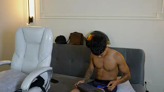 Paradise boy s online show from January 18, 2025, 2:14 am