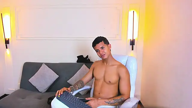 Paradise boy s online show from April 13, 2026, 7:52 pm