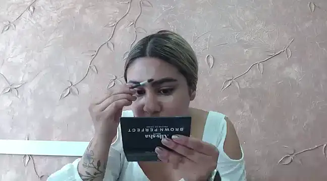 Miabonnett  online show from January 25, 2025, 1:08 pm