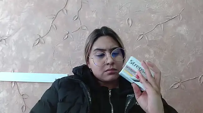 Miabonnett  online show from March 4, 2025, 6:07 pm