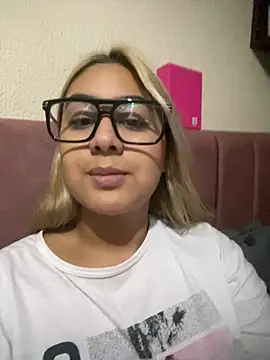 Miabonnett  online show from April 21, 2026, 12:12 am