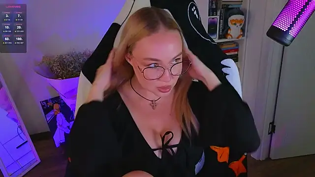 Emili1- online show from September 9, 2025, 10:59 am