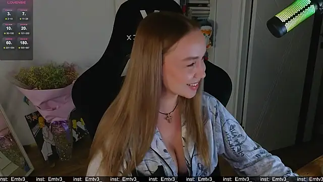 Emili1- online show from November 28, 2025, 2:09 pm