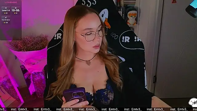 Emili1- online show from December 19, 2025, 11:06 am