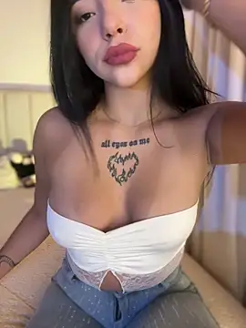 eva elifee online show from March 26, 2026, 5:02 am