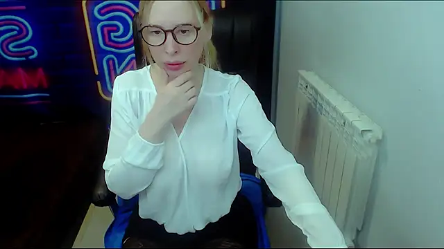 kerakiss877 online show from February 19, 2025, 8:20 pm