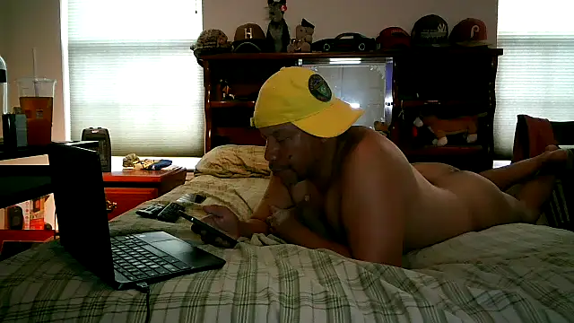 Snapshot of pimpdaddy4ever chatting on May 9, 2026, 2:33 pm pimpdaddy4ever online show from May 9, 2026, 2:33 pm