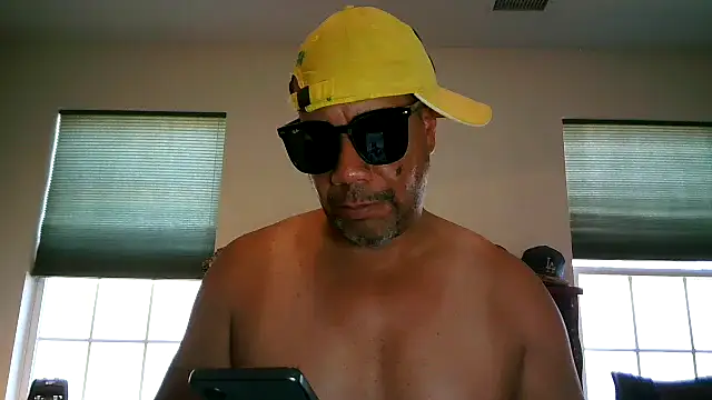 Snapshot of pimpdaddy4ever chatting on May 12, 2026, 6:27 pm pimpdaddy4ever online show from May 12, 2026, 6:27 pm