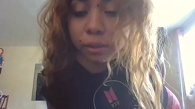 Jennxdolls online show from January 28, 2025, 1:38 pm