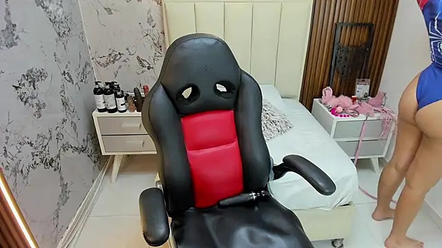 MADISON ROWAN1 online show from February 2, 2026, 3:16 am