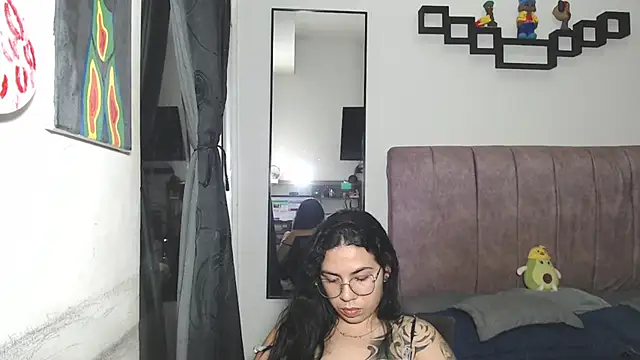 Liza Thurner online show from September 19, 2025, 3:08 am