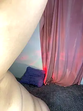 Ari Martin online show from October 18, 2025, 4:26 am