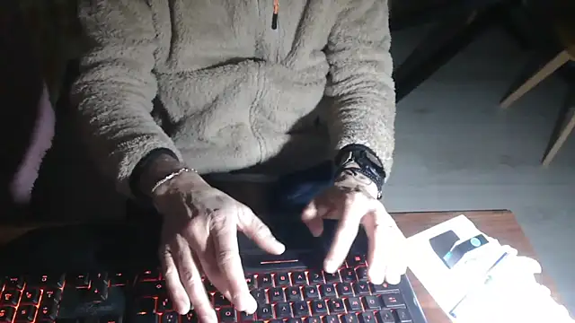 Adri gard online show from April 4, 2026, 8:28 pm