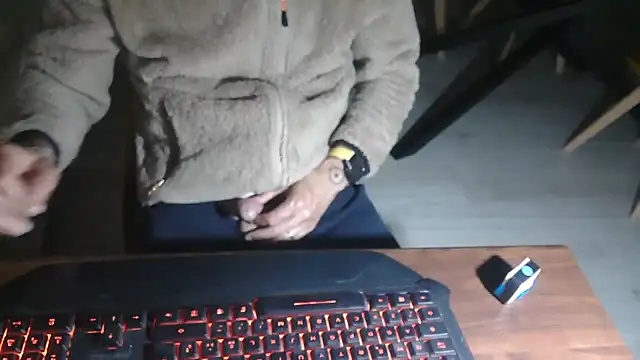 Adri gard online show from April 22, 2026, 8:43 pm