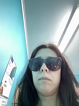 Reinacatchile online show from February 3, 2026, 7:41 pm