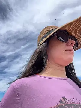 Reinacatchile online show from March 8, 2026, 5:17 pm