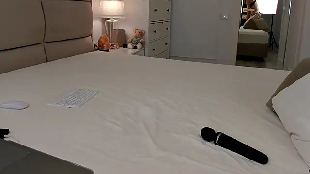 Jacky Lucky online show from February 23, 2025, 9:16 pm