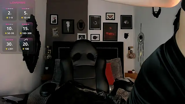 Charlotte  Benett online show from February 27, 2025, 4:20 am