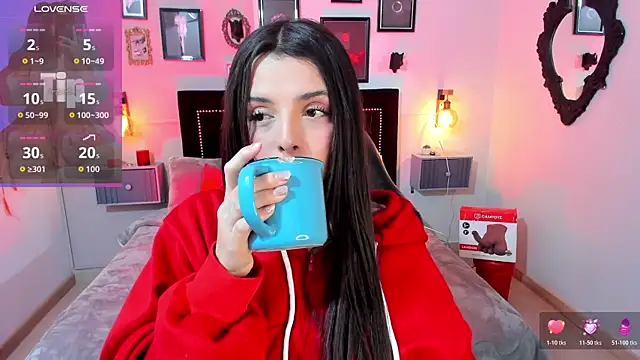 Snapshot of Charlotte__Benett chatting on July 14, 2026, 4:28 am Charlotte Benett online show from July 14, 2026, 4:28 am