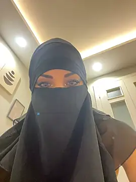 Amberonee31 online show from February 1, 2025, 7:44 pm