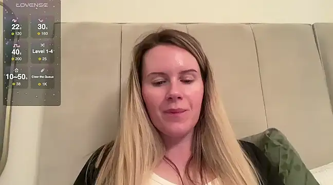 redheadrosie69 online show from March 10, 2025, 6:56 pm