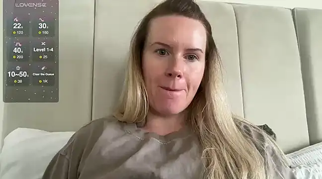 redheadrosie69 online show from March 11, 2025, 10:40 am