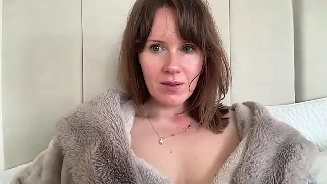 redheadrosie69 online show from March 17, 2026, 9:34 am