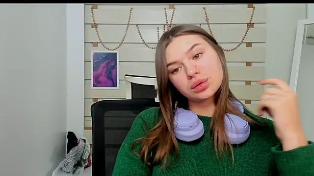 Josephine Kiss online show from February 4, 2025, 7:22 pm