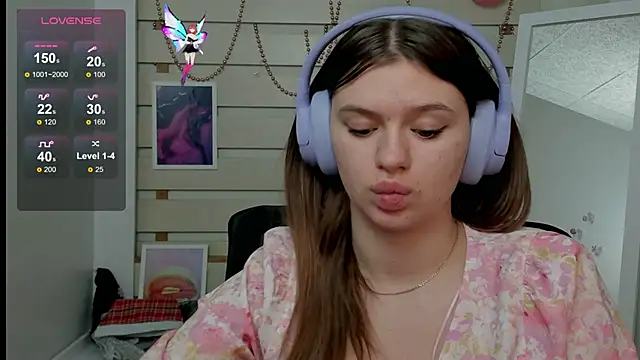 Josephine Kiss online show from March 8, 2025, 5:43 pm