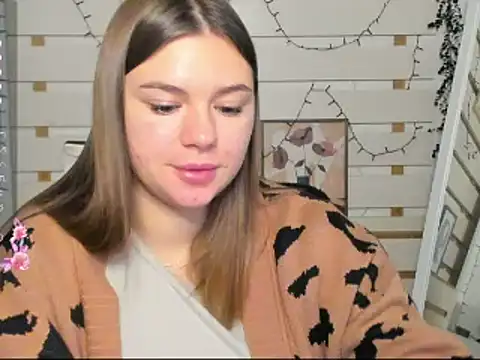 Josephine Kiss online show from November 27, 2025, 7:10 am