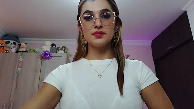 caroline jonson online show from March 18, 2025, 5:53 pm