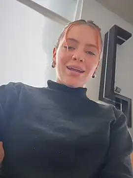 Snapshot of Lorraine_Leon chatting on December 17, 2024, 4:43 pm Lorraine Leon online show from December 17, 2024, 4:43 pm