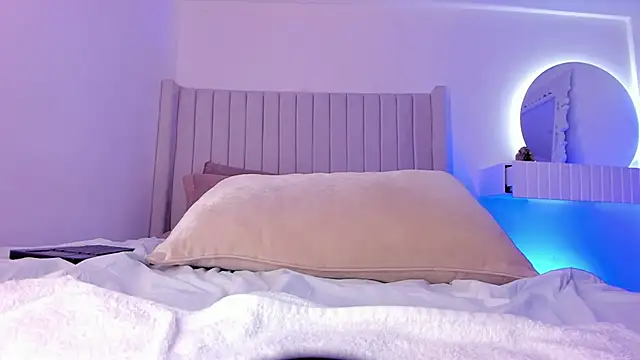 Shelynna azzul online show from February 26, 2025, 2:04 am