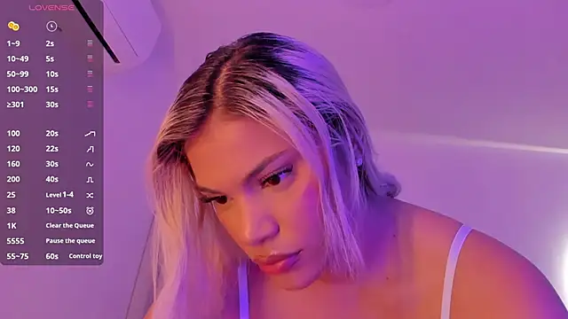 Shelynna azzul online show from March 4, 2025, 7:43 pm