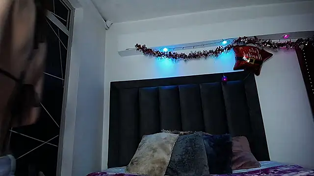 Tifanny Sweett online show from December 31, 2024, 4:06 am