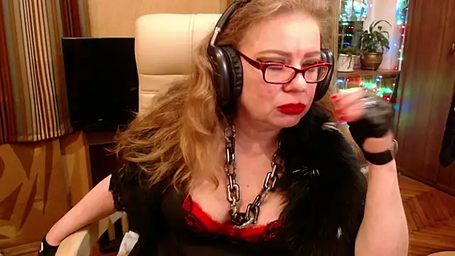 Miss Tress online show from May 3, 2026, 8:59 pm