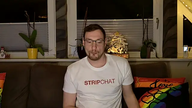 Relsxboy online show from December 3, 2024, 5:23 pm