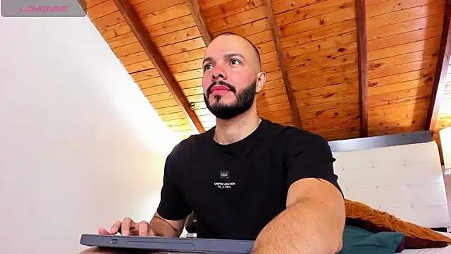 Tom Bailey online show from September 17, 2025, 12:40 pm