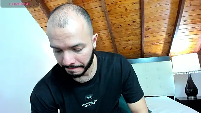 Tom Bailey online show from September 20, 2025, 4:02 am