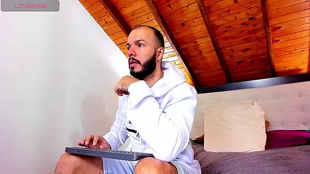 Tom Bailey online show from November 16, 2025, 1:28 pm