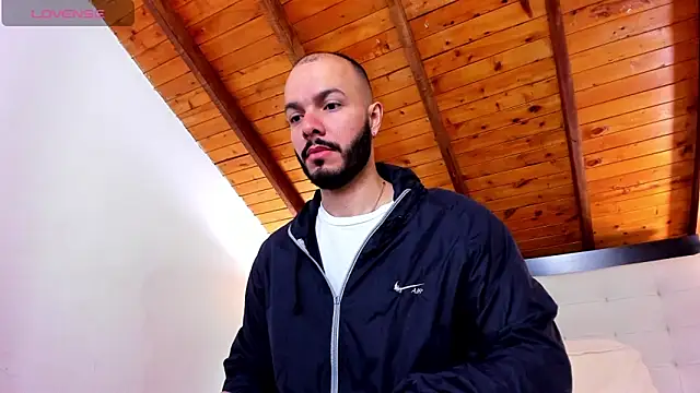 Tom Bailey online show from November 30, 2025, 12:42 pm