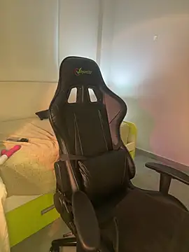 MisFrekcles  online show from December 13, 2024, 12:17 pm