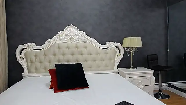 ArielBurn online show from December 3, 2024, 10:50 am