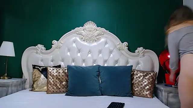 ArielBurn online show from February 19, 2025, 7:27 pm