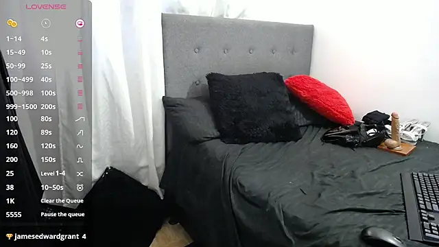 shayla 10 online show from November 15, 2025, 12:23 pm